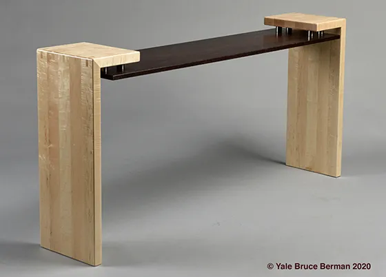 Dennonberg-table-adj.webp